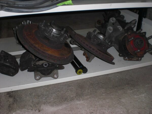 Porsche 944 Achsschenkel und Narben